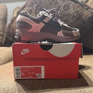 Nike Kids Sneakers - Black and Pink